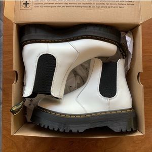Dr. Marten 2976 white leather platform Chelsea boot